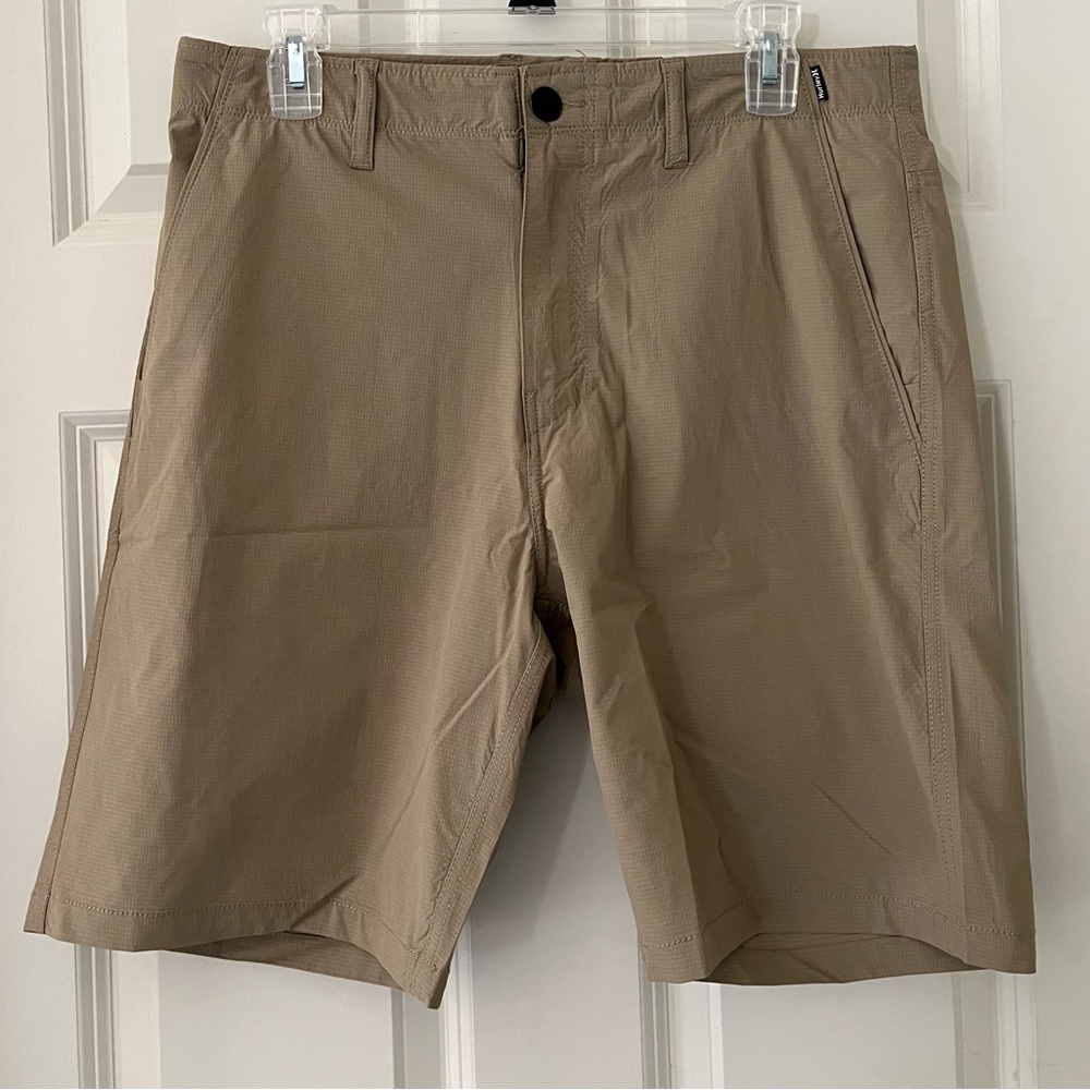 Men’s Hurley PhantomX tan shorts, size 32
